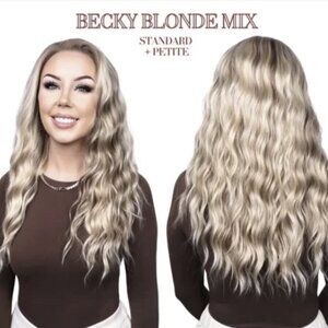 Chelsey Smith Crowns Becky Blonde Mix standard